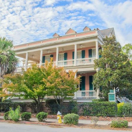 Daybed With Trundle In The Beautiful Ashley Inn 4 Blocks From King St Charleston Kültér fotó
