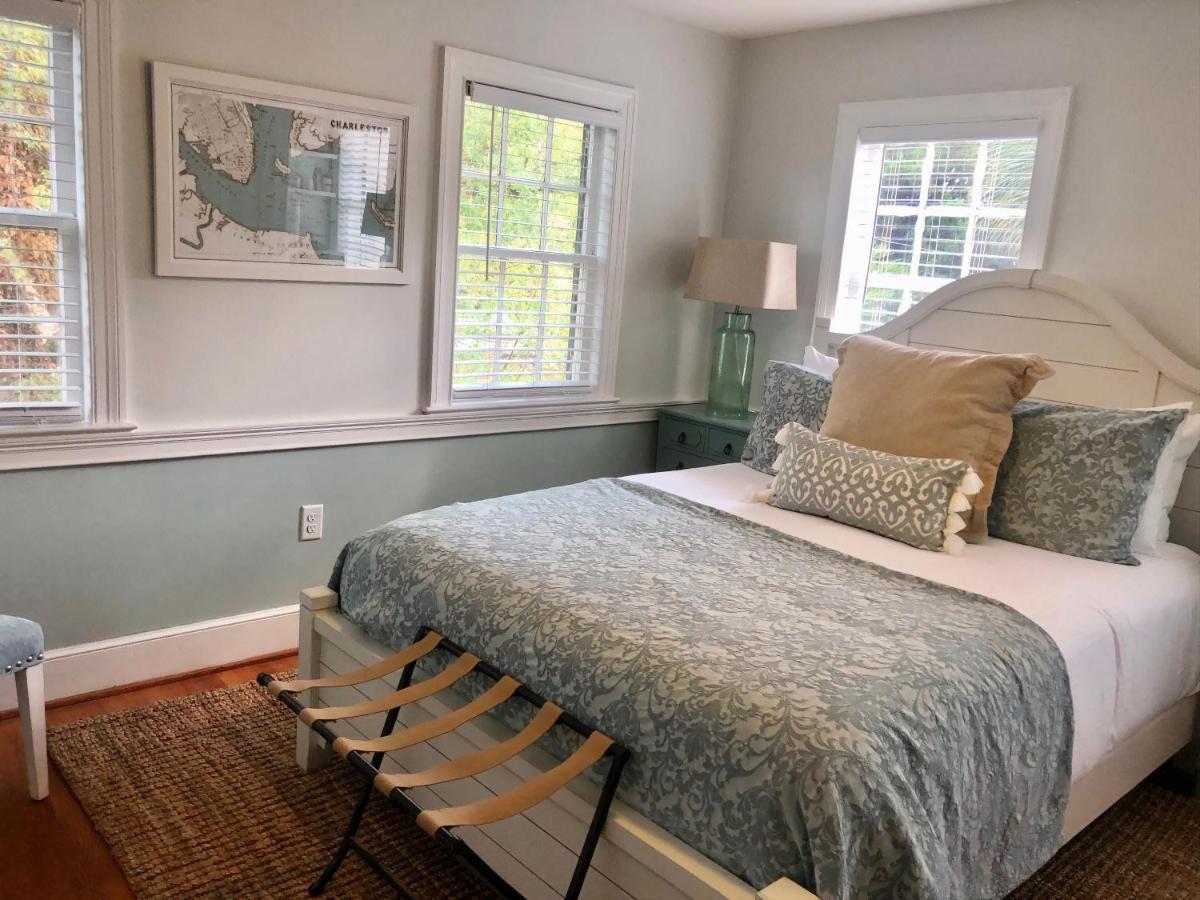 Daybed With Trundle In The Beautiful Ashley Inn 4 Blocks From King St Charleston Kültér fotó