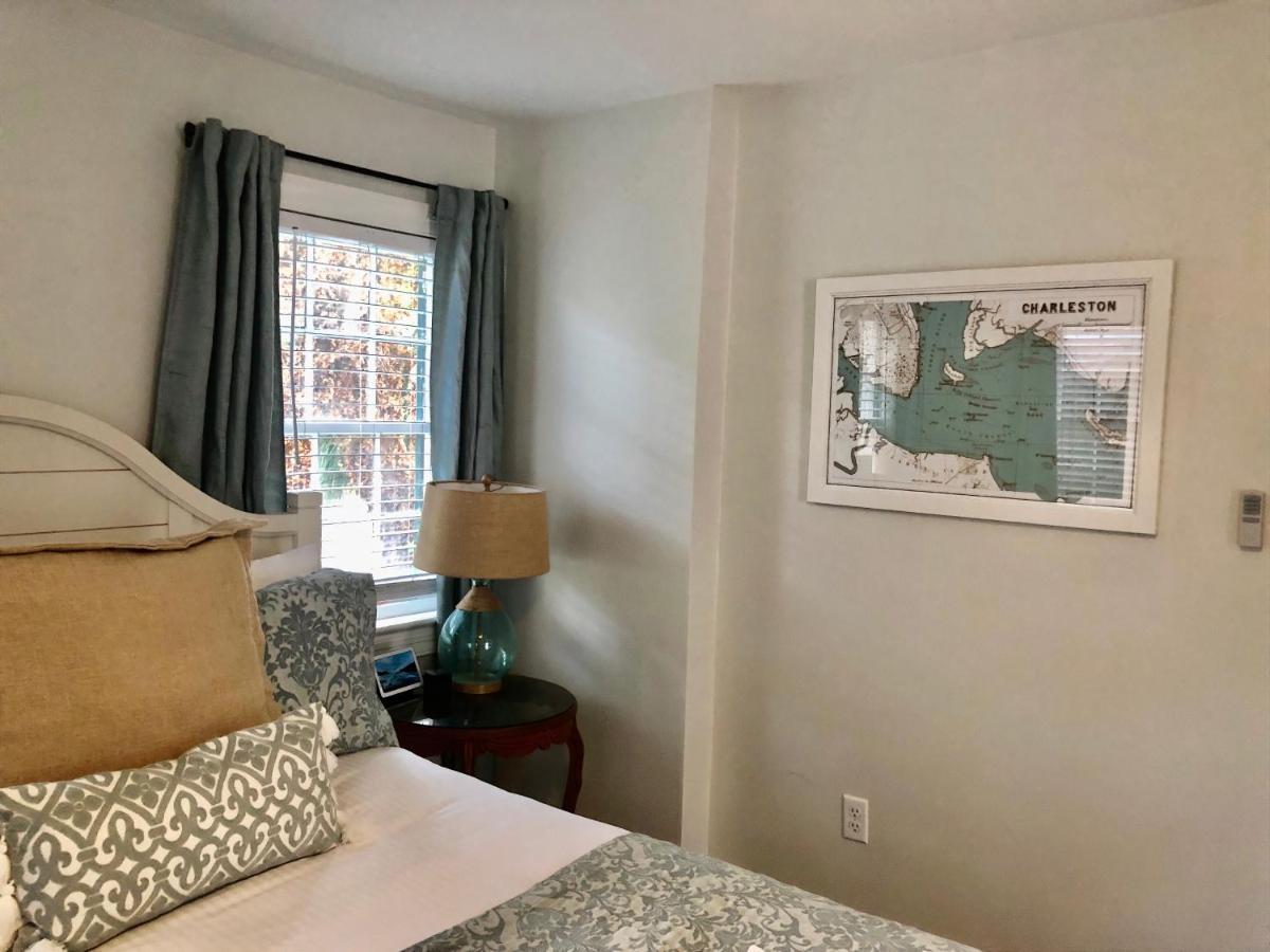 Daybed With Trundle In The Beautiful Ashley Inn 4 Blocks From King St Charleston Kültér fotó