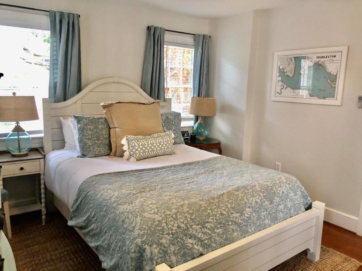 Daybed With Trundle In The Beautiful Ashley Inn 4 Blocks From King St Charleston Kültér fotó