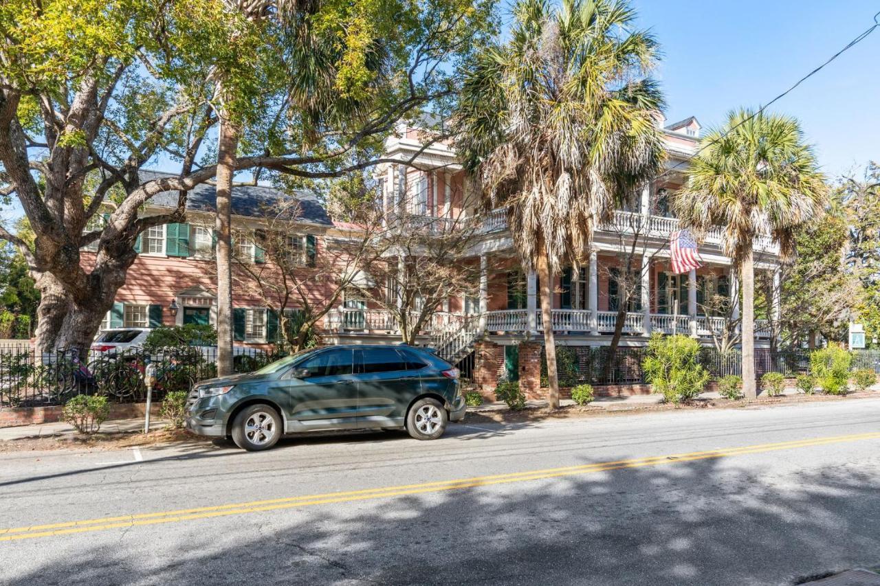 Daybed With Trundle In The Beautiful Ashley Inn 4 Blocks From King St Charleston Kültér fotó