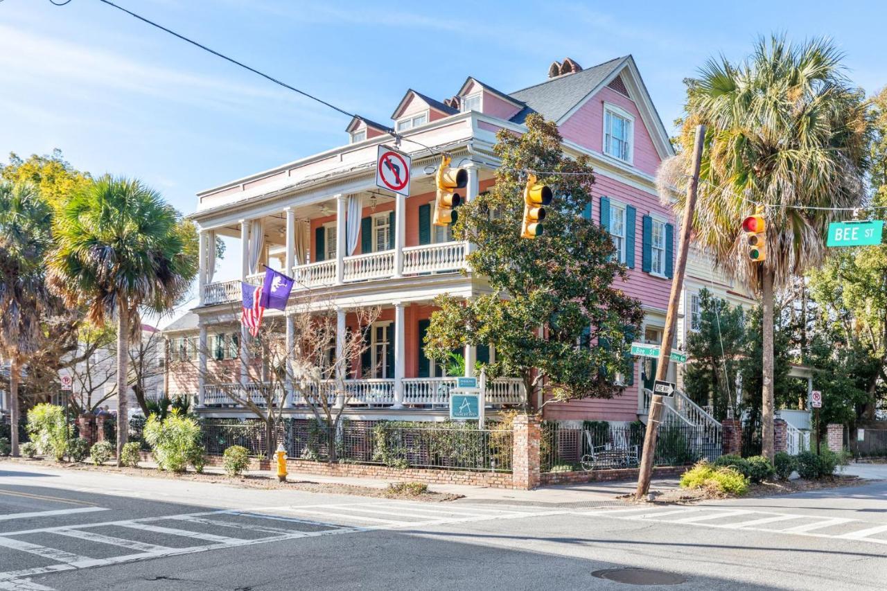 Daybed With Trundle In The Beautiful Ashley Inn 4 Blocks From King St Charleston Kültér fotó