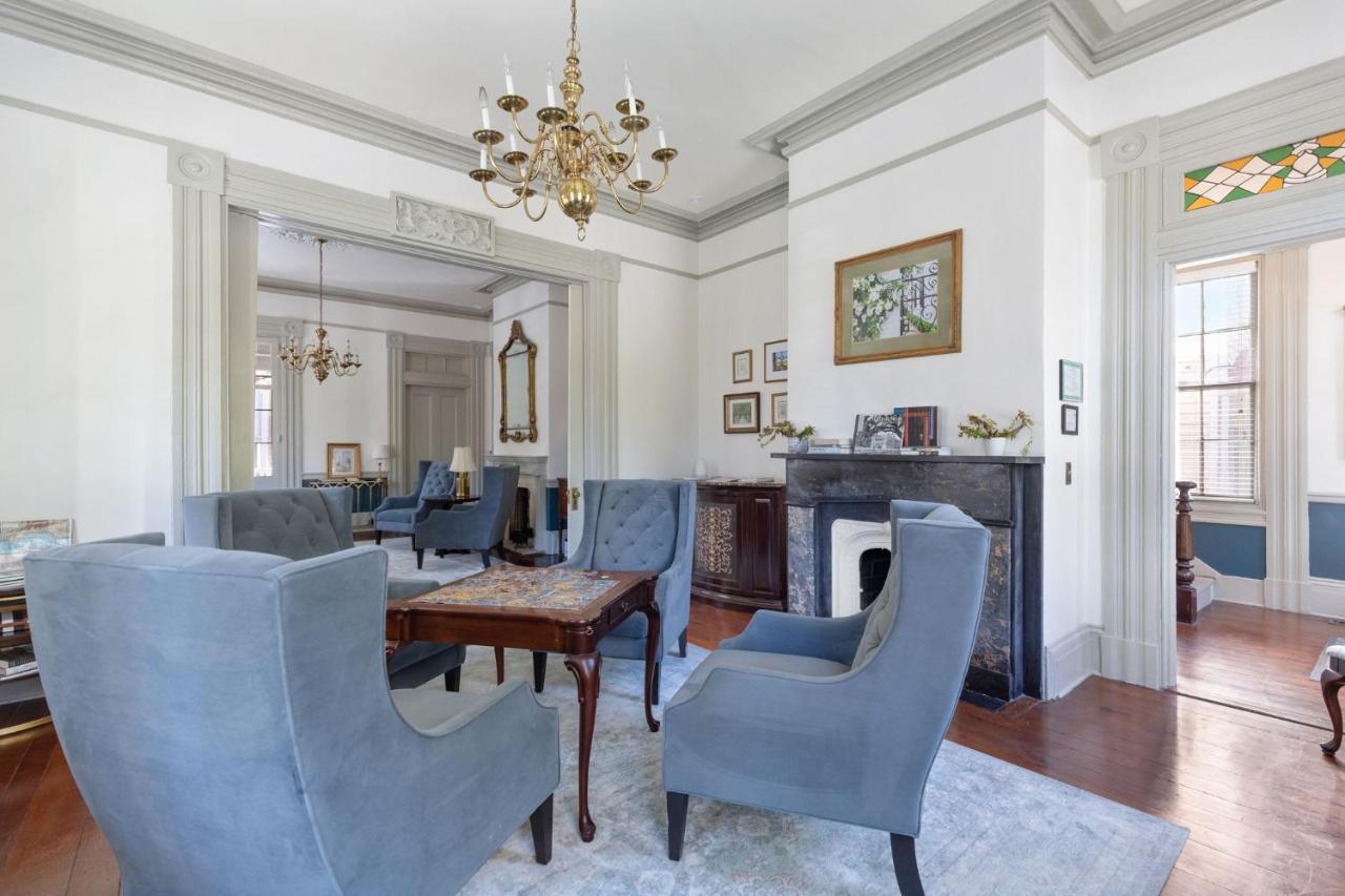 Daybed With Trundle In The Beautiful Ashley Inn 4 Blocks From King St Charleston Kültér fotó
