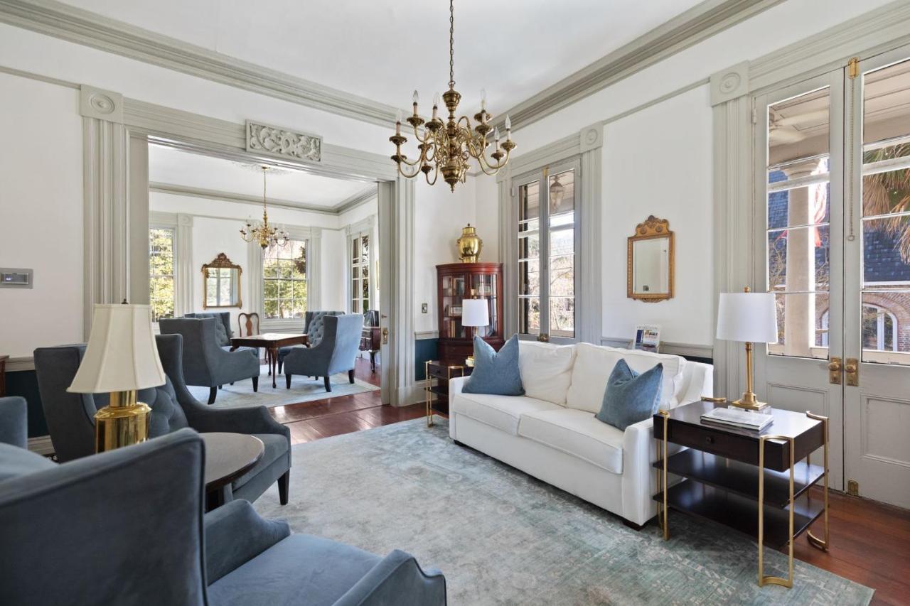 Daybed With Trundle In The Beautiful Ashley Inn 4 Blocks From King St Charleston Kültér fotó