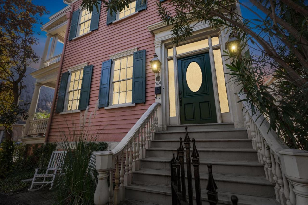 Daybed With Trundle In The Beautiful Ashley Inn 4 Blocks From King St Charleston Kültér fotó