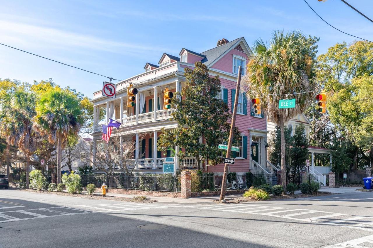 Daybed With Trundle In The Beautiful Ashley Inn 4 Blocks From King St Charleston Kültér fotó