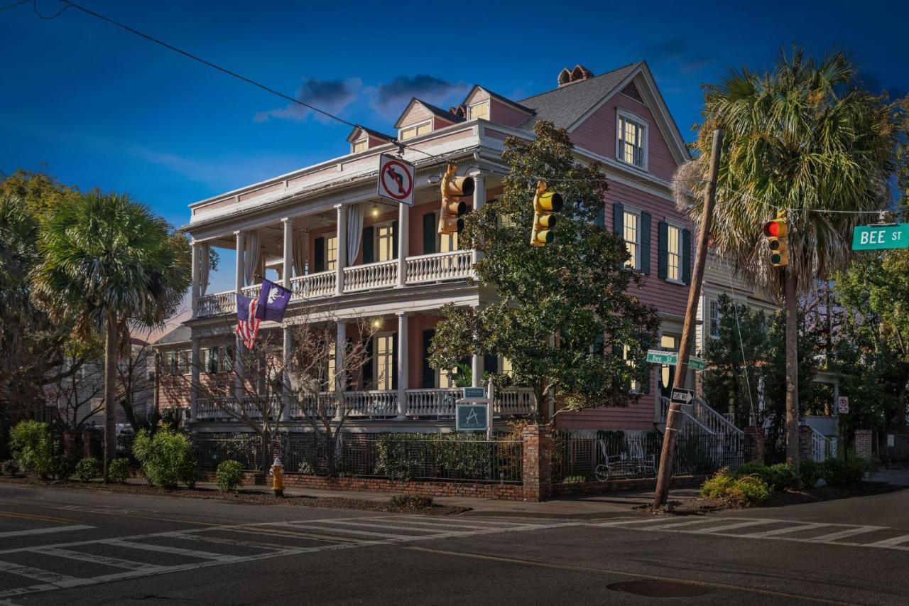 Daybed With Trundle In The Beautiful Ashley Inn 4 Blocks From King St Charleston Kültér fotó