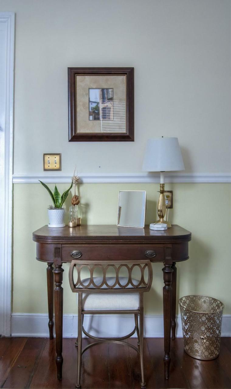 Daybed With Trundle In The Beautiful Ashley Inn 4 Blocks From King St Charleston Kültér fotó