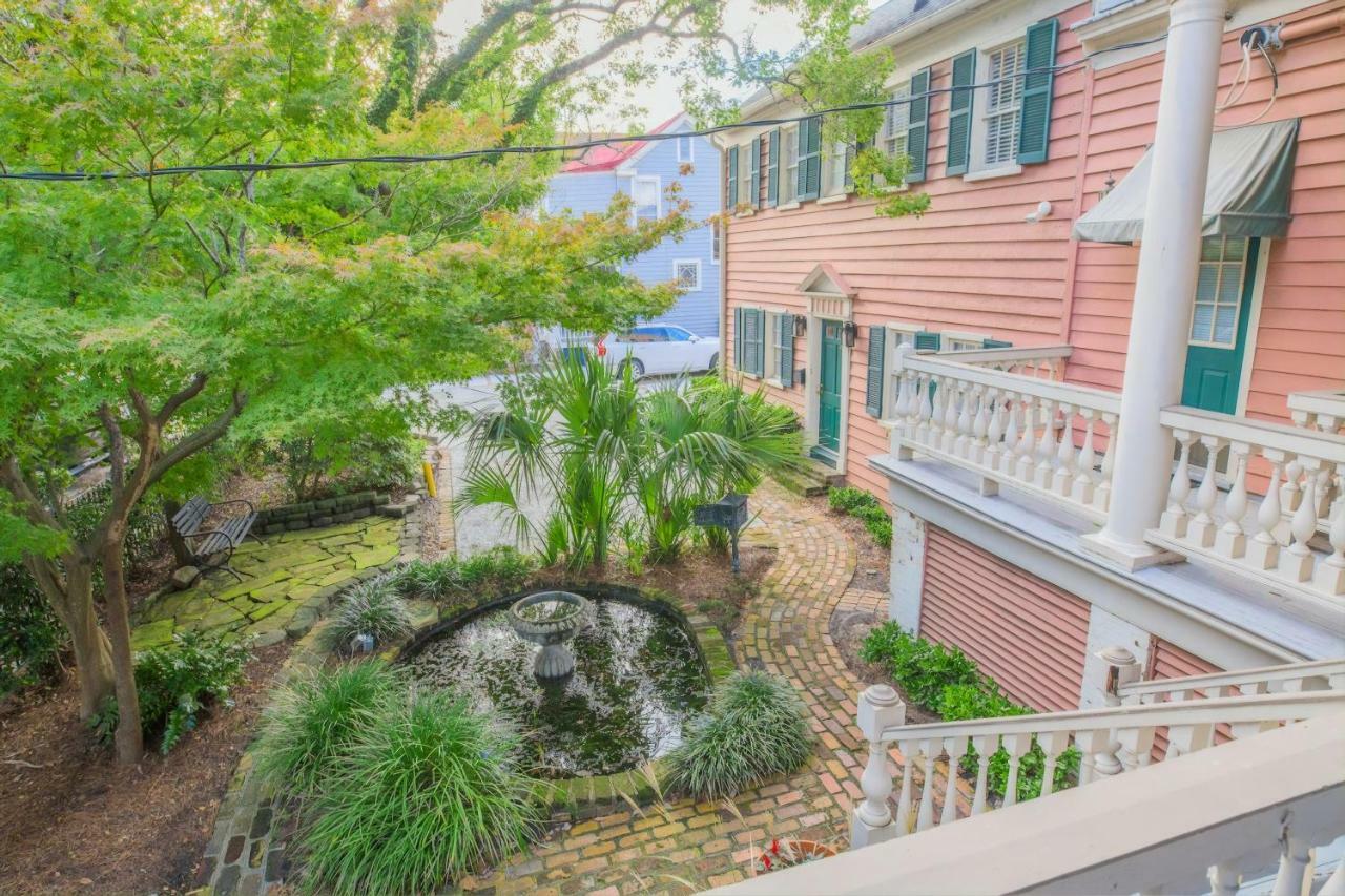 Daybed With Trundle In The Beautiful Ashley Inn 4 Blocks From King St Charleston Kültér fotó