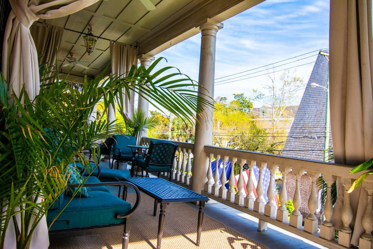 Daybed With Trundle In The Beautiful Ashley Inn 4 Blocks From King St Charleston Kültér fotó